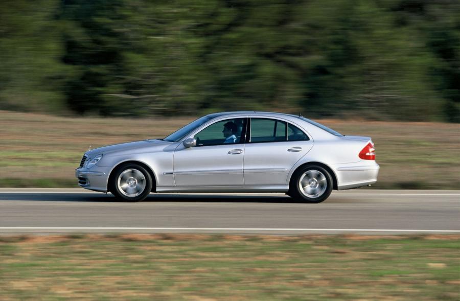  Mercedes-Benz E-Class 2002 года  (фото 139 из 448)